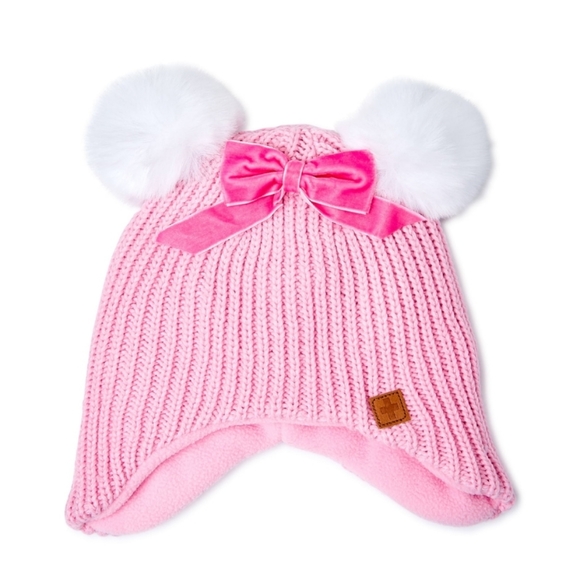 Swiss Tech Other - Cable knit peruvian pom pom hat